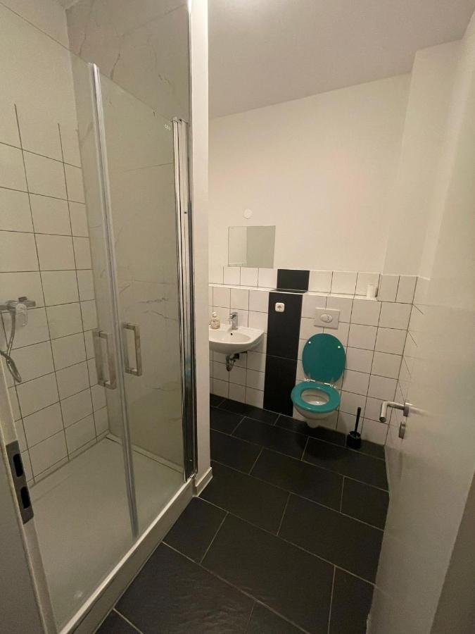 Monteur-Apartment Am Bahnhof Muhlheim am Main Bagian luar foto